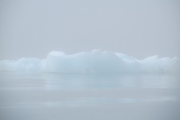 Comment nettoyer une machine à  laver qui fait des traces noires ?